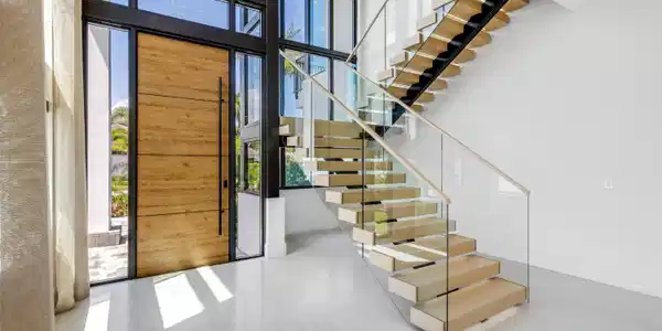 Image 3: FOYER_ANGLE_EB