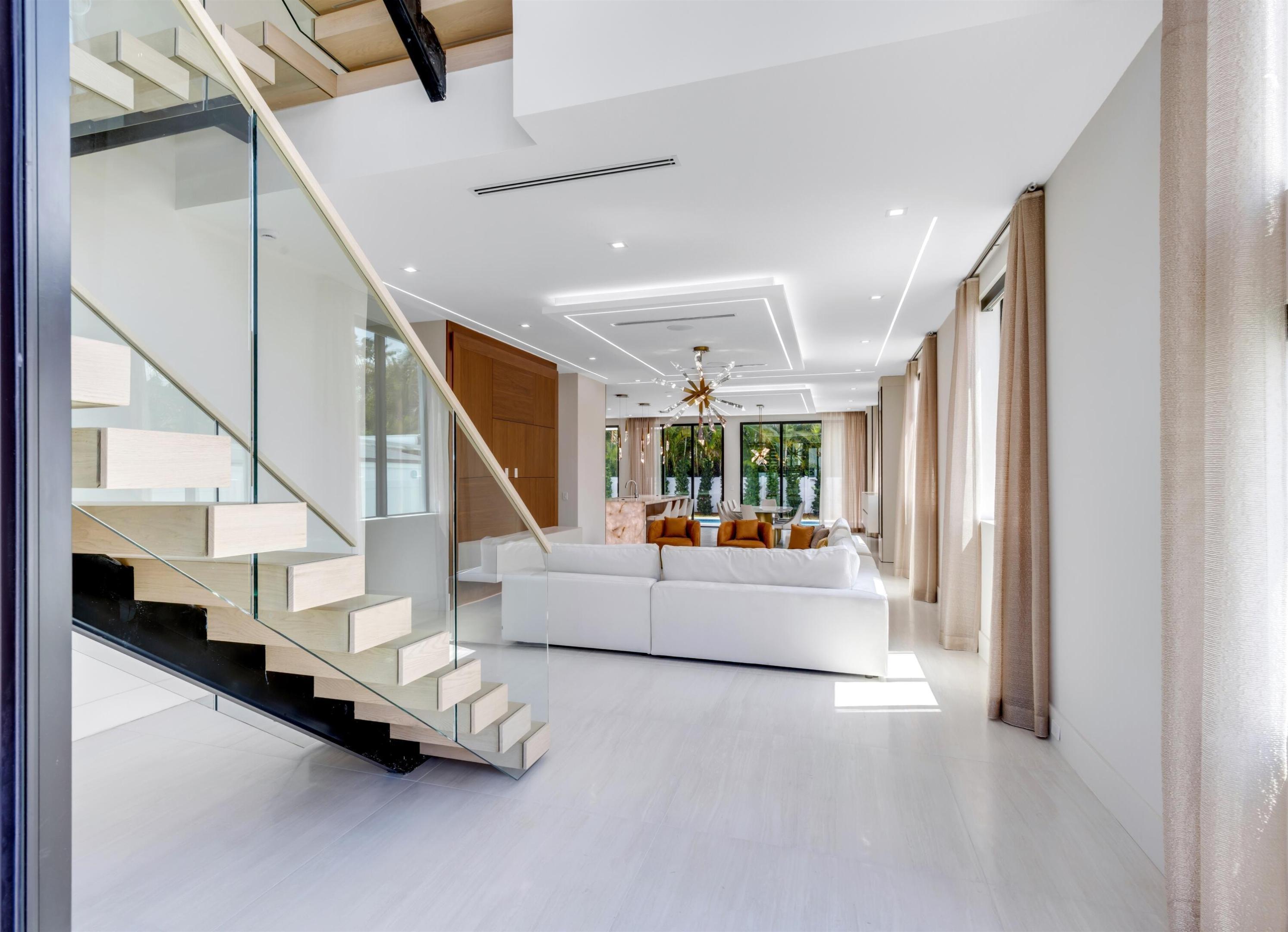 Image 4: FOYER_EB