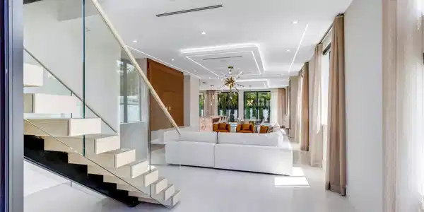 Image 4: FOYER_EB