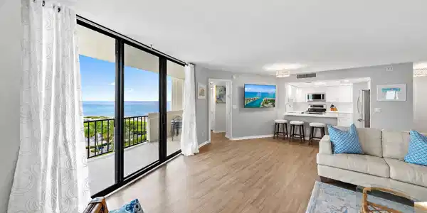Image 2: Open Living Area