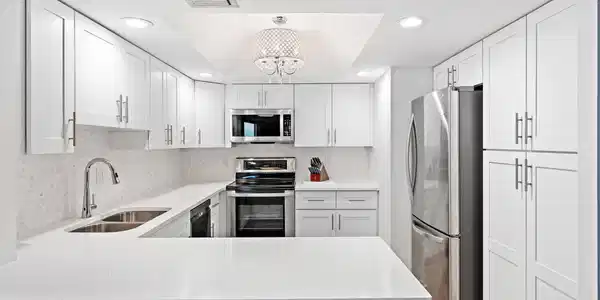 Image 4: Kitchen
