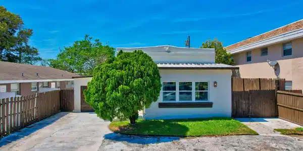 1313 N Federal Highway
