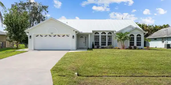 545 SE Cliff Road
