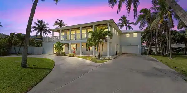 Image 3: front of home