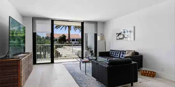 Image 2: Living Room