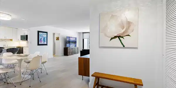 Image 3: Entry