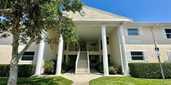 600 E Lake Jasmine Circle