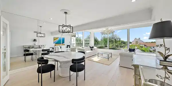 44 Cocoanut Row