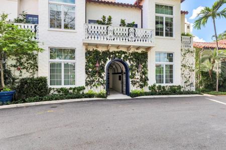 236 Phipps Plaza