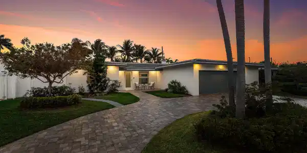 2846 NE 35th Court
