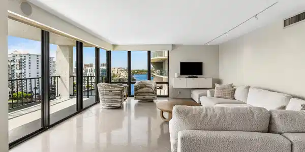 Image 3: 003-936IntracoastalDrive-12H-FortLauderd