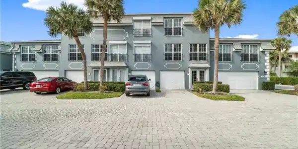 1194 Hillsboro Mile