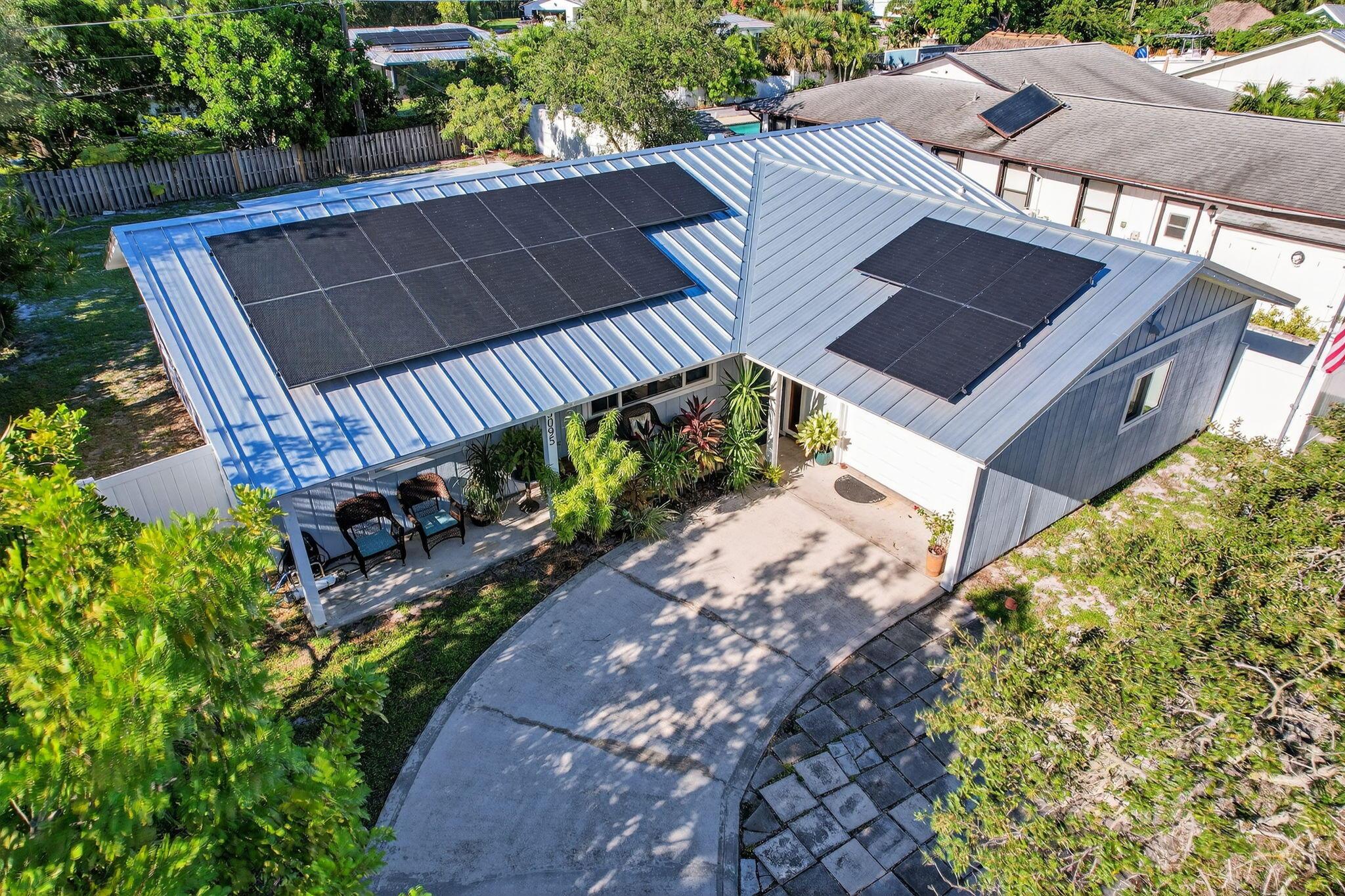 Image 2: Home with Solar Power
