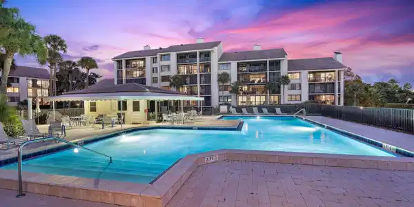 Image 4: 035-1000NUSHighway1B102-Jupiter-FL-SMALL