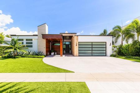 335 NE 6th Street