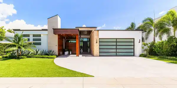 335 NE 6th Street