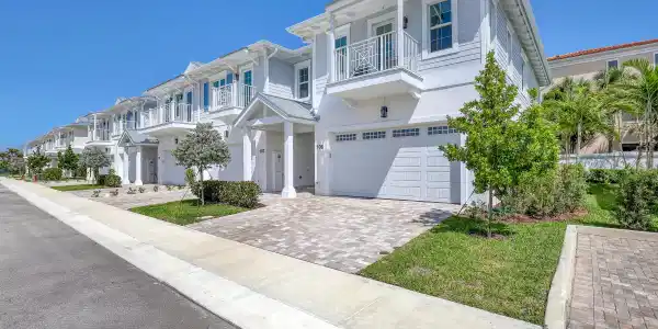 107 Royal Palm Circle