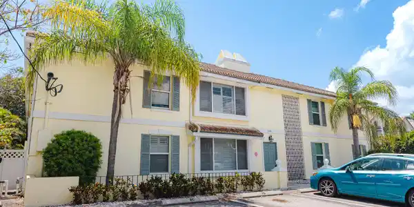 Image 3: 1308BayviewDr-24