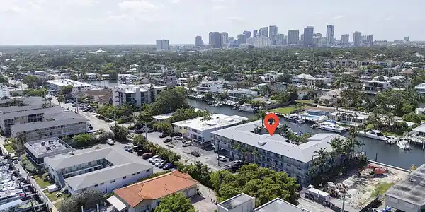 Image 2: 1535 SE 15th St - #206 - 003