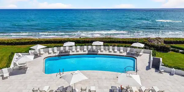 Image 4: Oceanfront Pool
