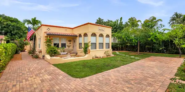 Image 2: Front