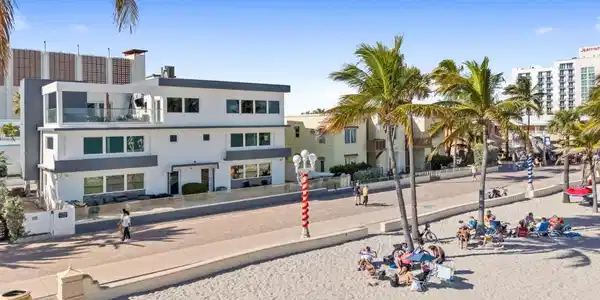 2201 N Surf Road