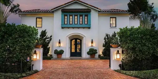 2121 E Maya Palm Drive