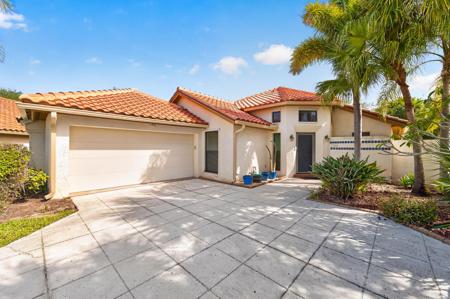 2988 SW Mariposa Circle