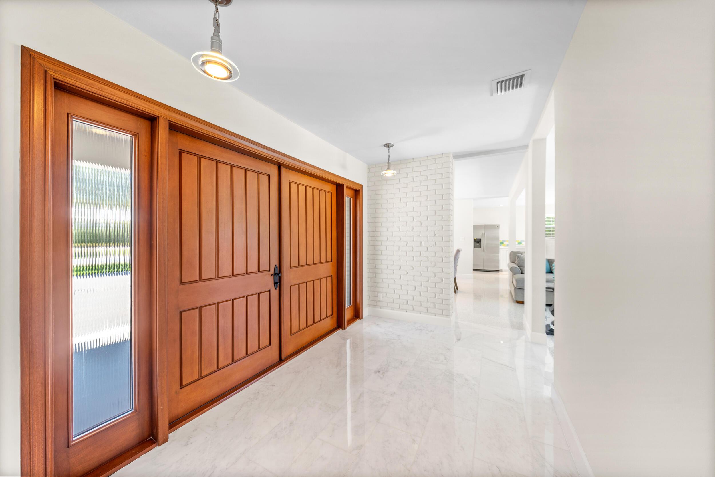 Image 4: 3_foyer