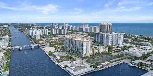 Image 2: Berkley South is nestled in between the Ocean and