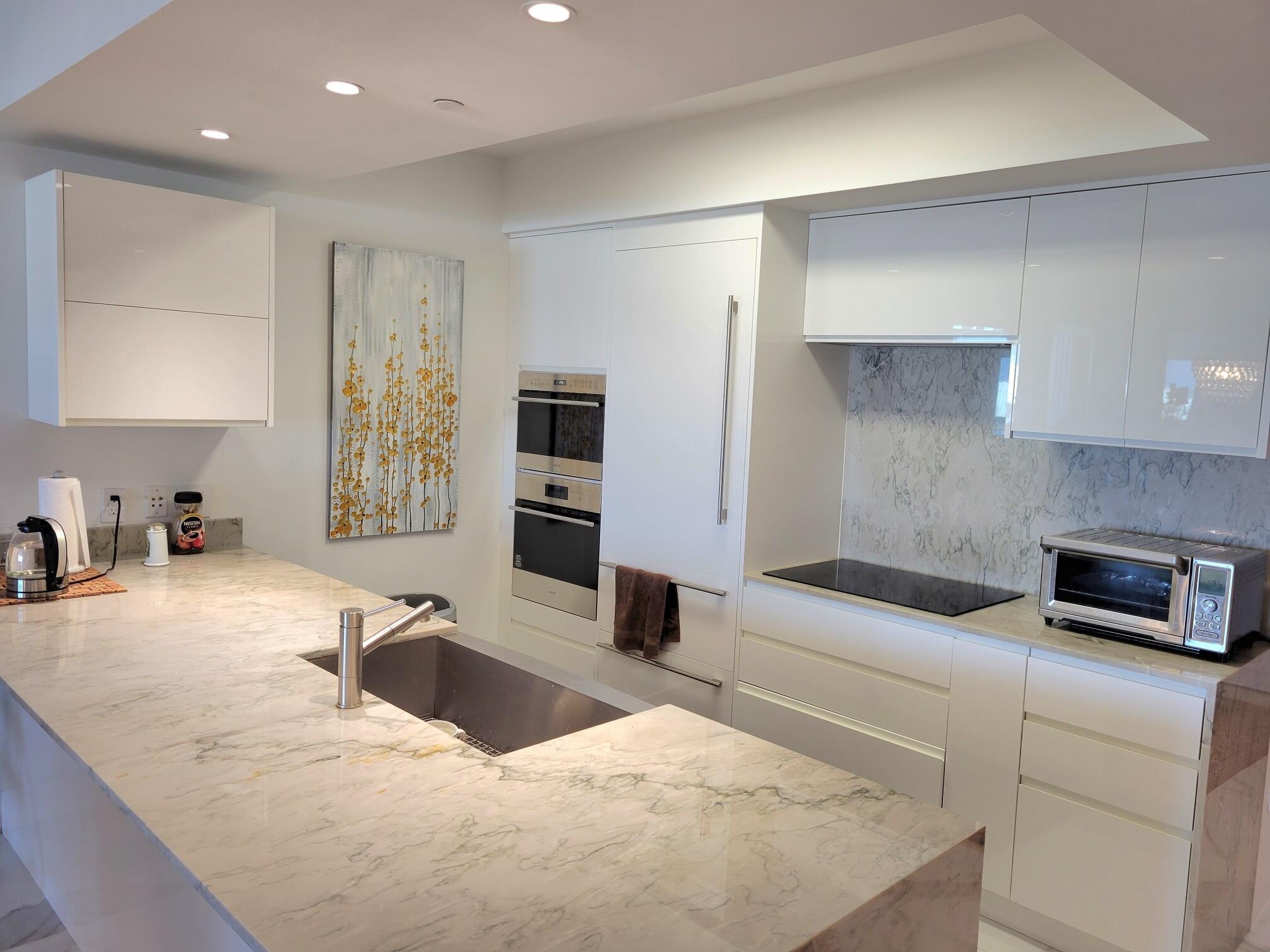 Image 2: Kitchen