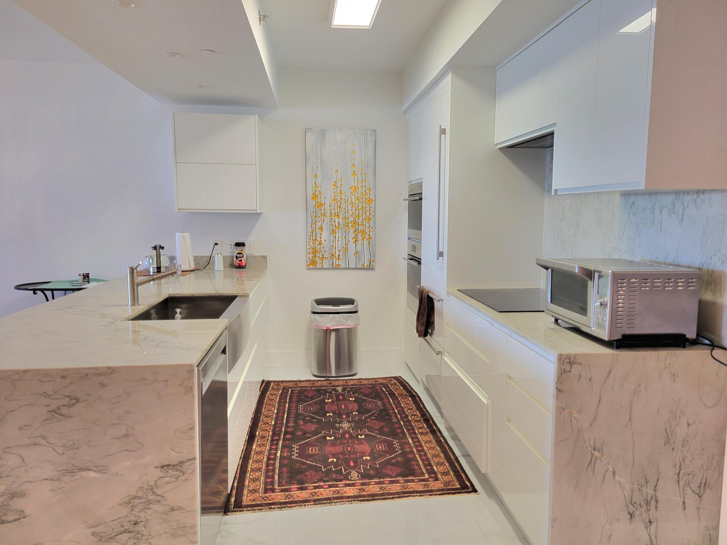 Image 3: Kitchen