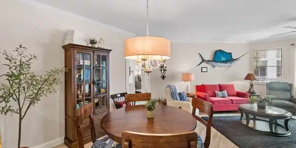 Image 2: DINING AREA
