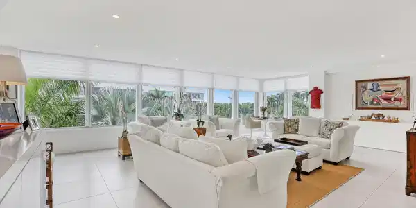 44 COCOANUT Row