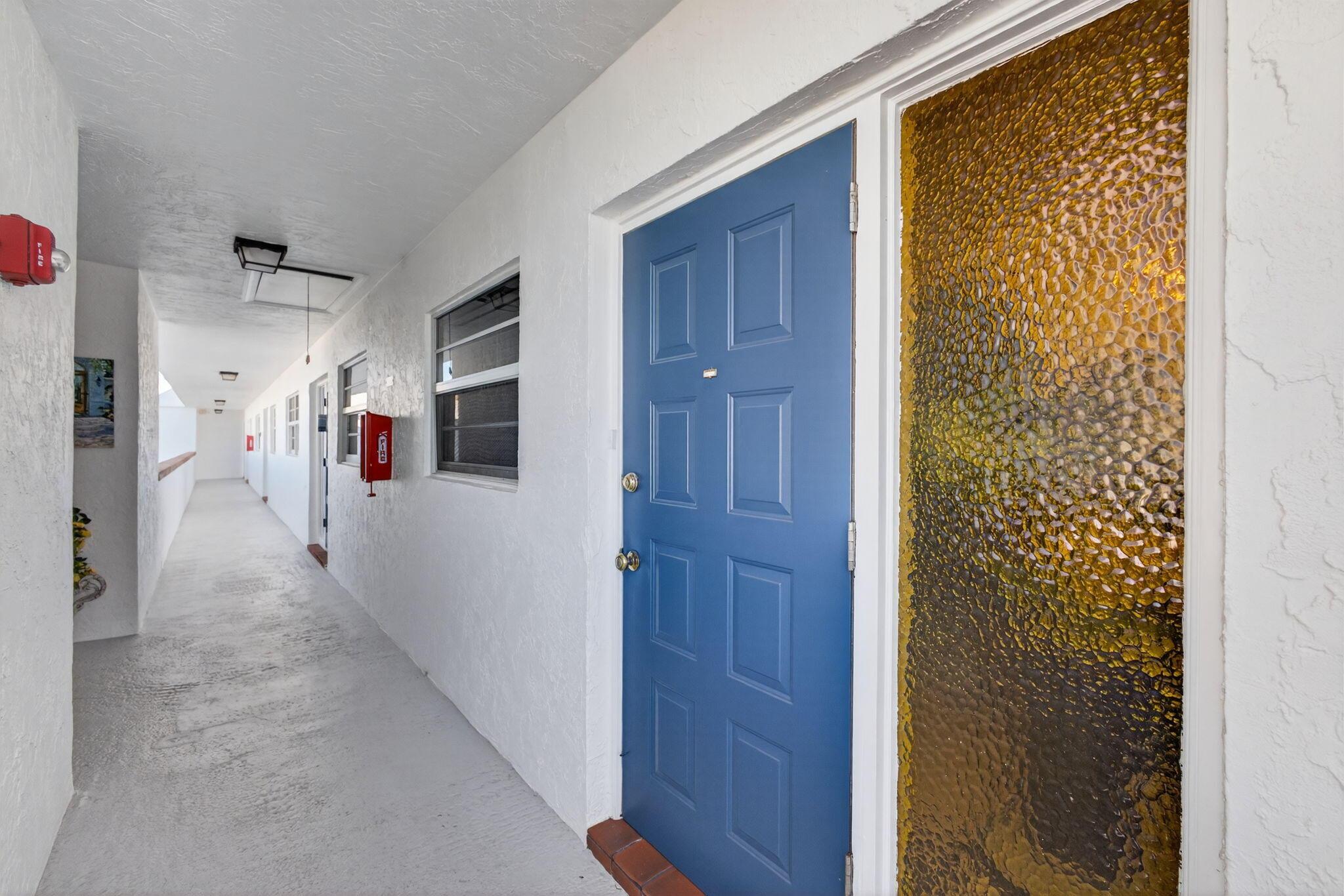 Image 4: Door to 505