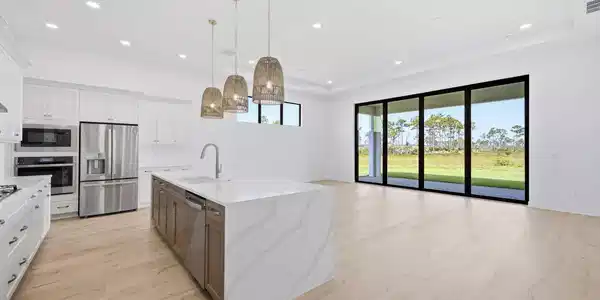 Image 2: Kitchen