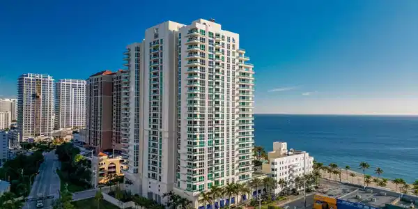 Image 3: Las Olas Beach Club