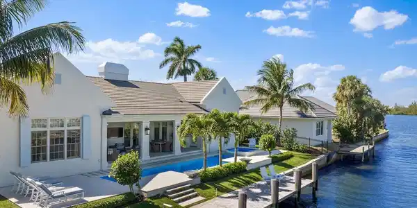 501 River Drive