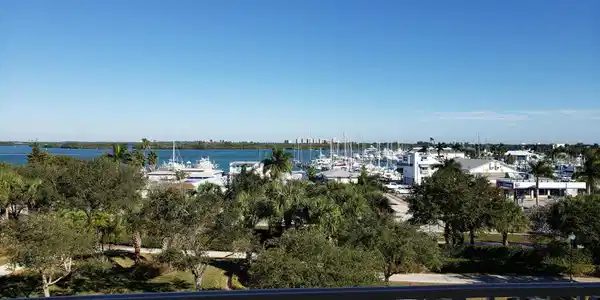 2 Harbour Isle Drive E