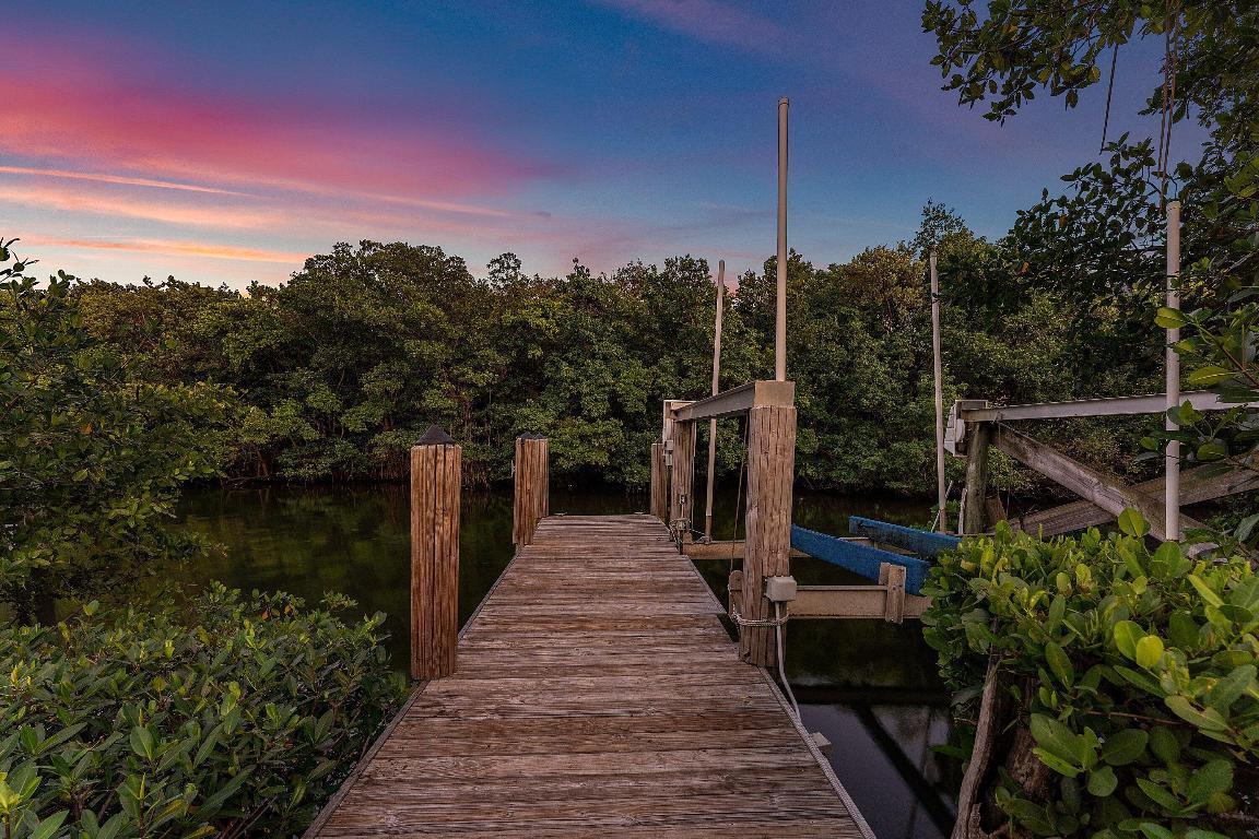 Image 2: 077-359EastOceanAvenue-HypoluxoIsland-FL