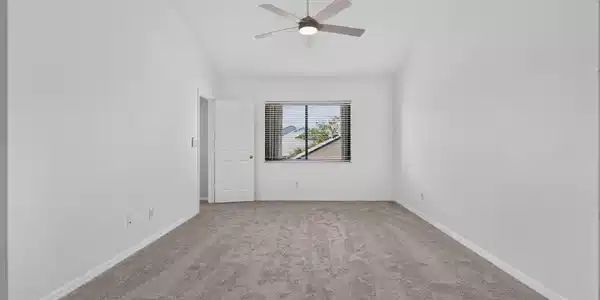Image 4: HUGE Master bedroom