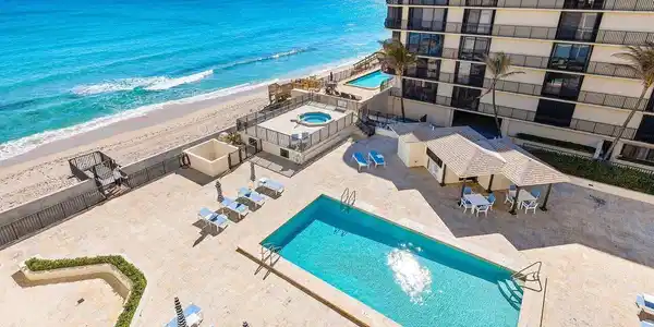 Image 3: Pool & Spa Views - overlooks South Deck
