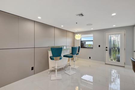 1035 S Federal Highway