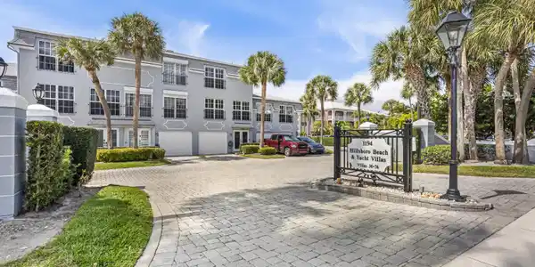 1194 Hillsboro Mile