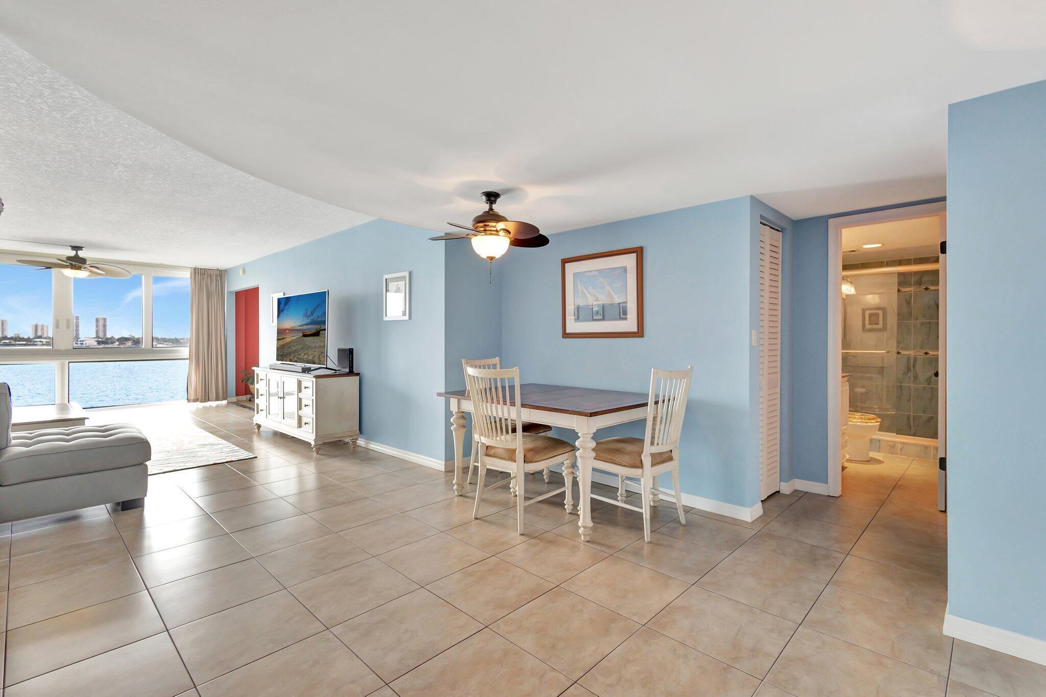 Image 3: Living Area