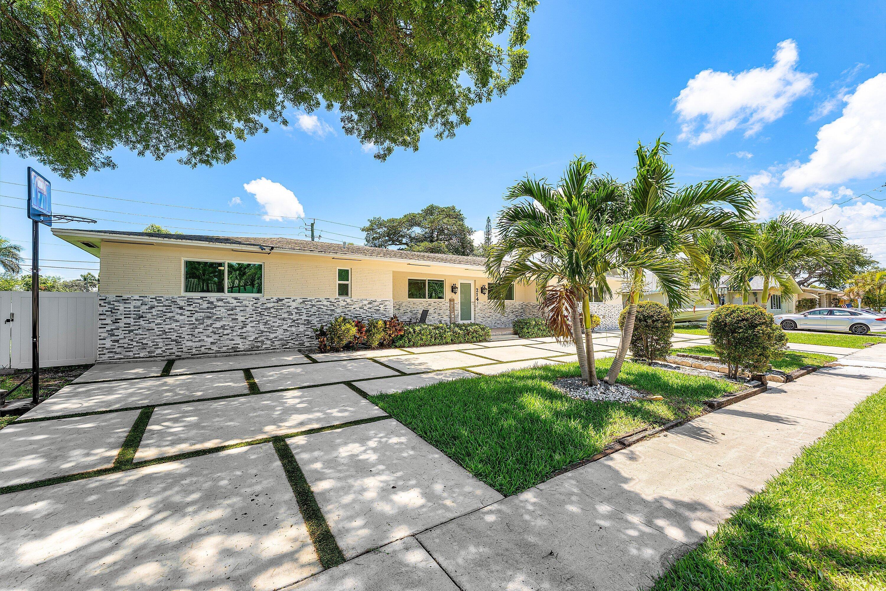Image 2: 001-214Southeast5thStreet-DaniaBeach-FL-