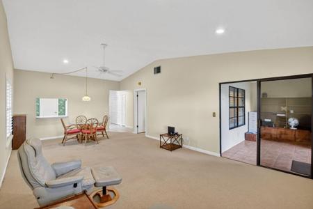 10 Ridge Point Drive