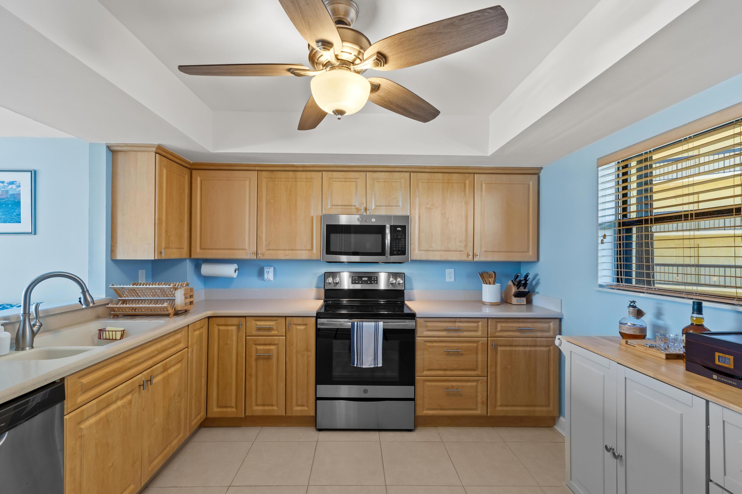 Image 3: 019-801SOceanDr-FortPierce-FULL