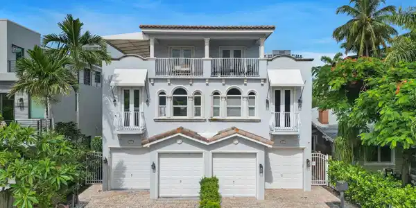 117 SE 12th Avenue