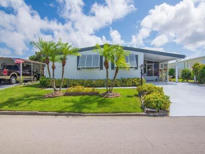 140 NE Pinelake Village Boulevard